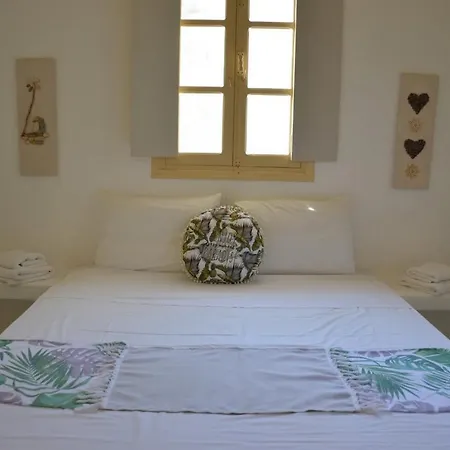 Дом отдыха Thalassophile Eco House Plaka (Milos)