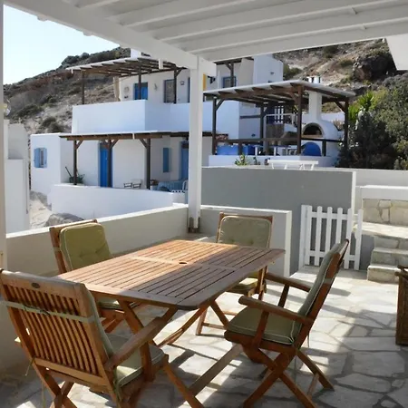 Thalassophile Eco House Plaka (Milos)