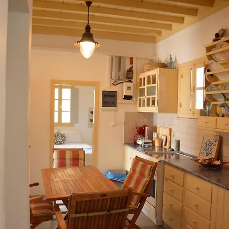 Дом отдыха Thalassophile Eco House Plaka (Milos)